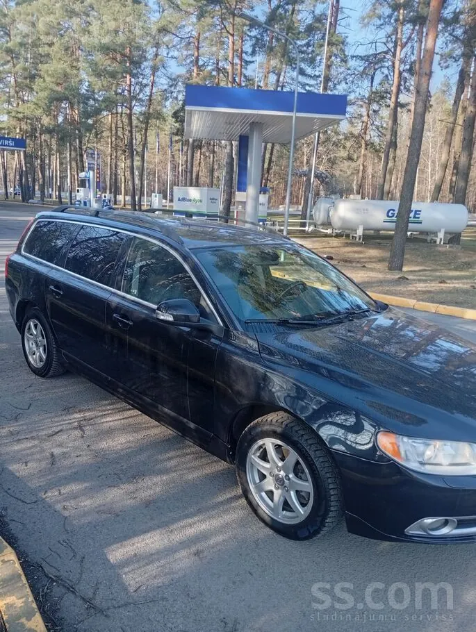 Volvo V70 2009 photo 2