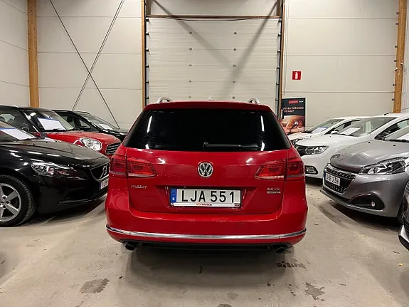 Volkswagen Passat 2012 photo 4