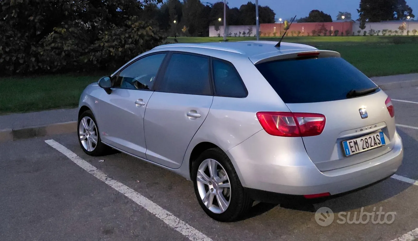 Seat Ibiza 2012 photo 2
