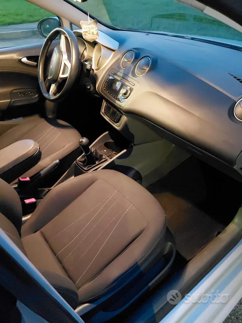 Seat Ibiza 2012 photo 5