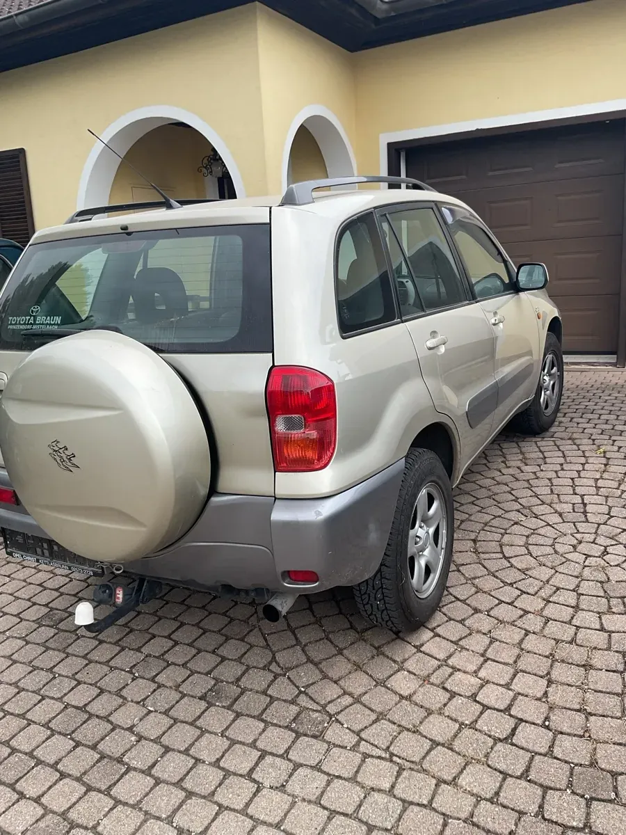 Toyota Rav4 2003 photo 2