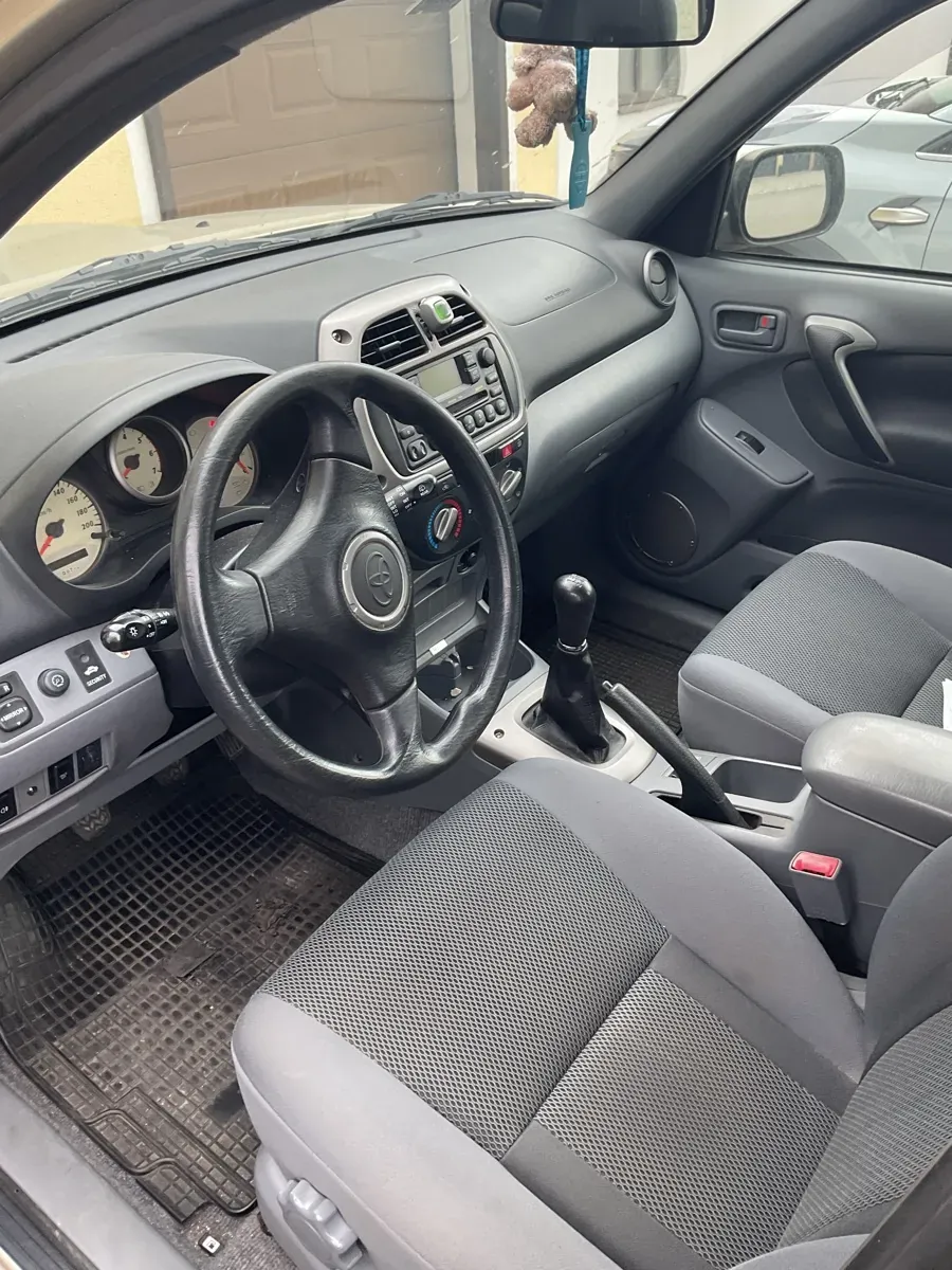 Toyota Rav4 2003 photo 3