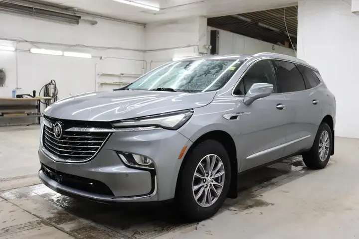 Buick Enclave 2023 photo 3
