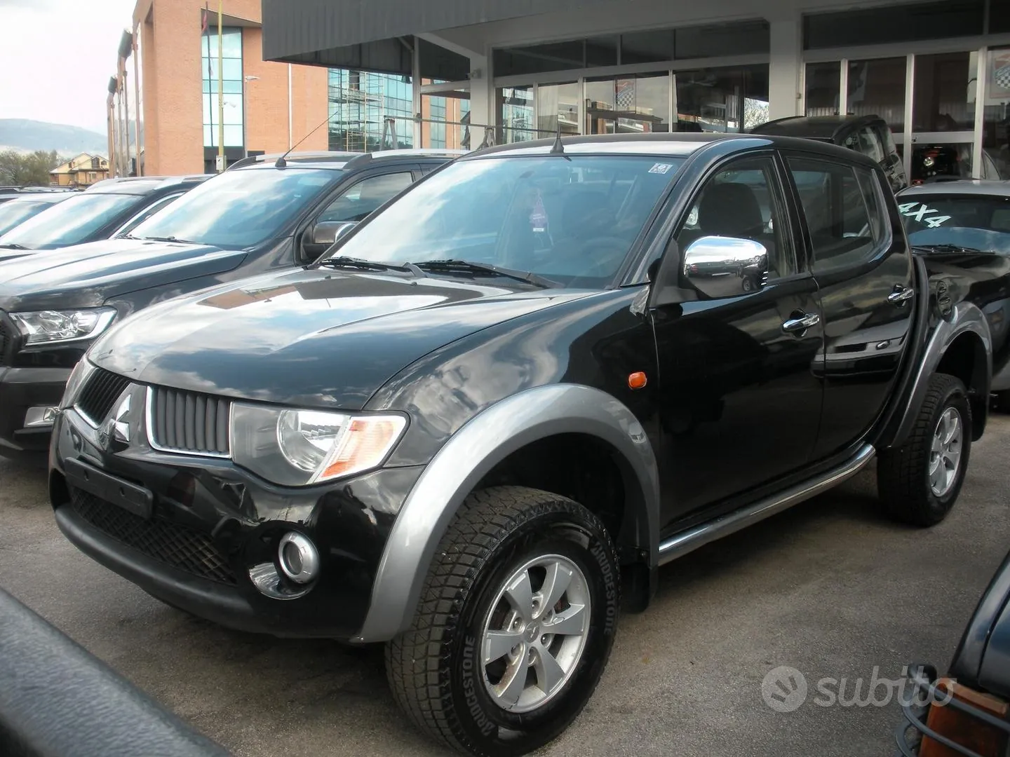 Mitsubishi L200 2011 photo 4
