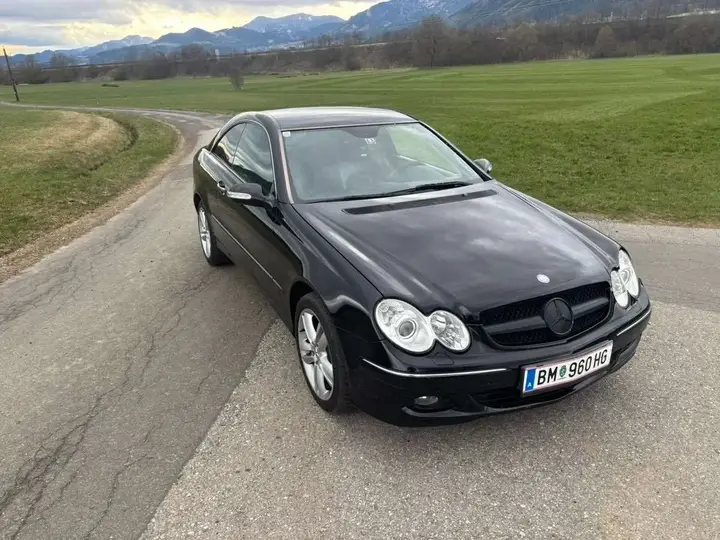 Mercedes-Benz Clk-Class 2005 photo 3