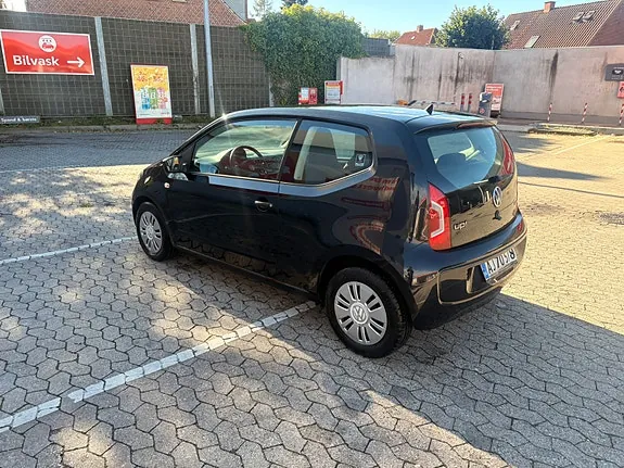 Volkswagen Up 2014 photo 4
