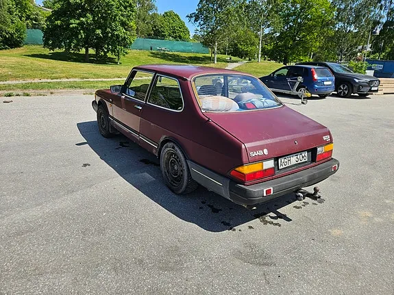 Saab 900