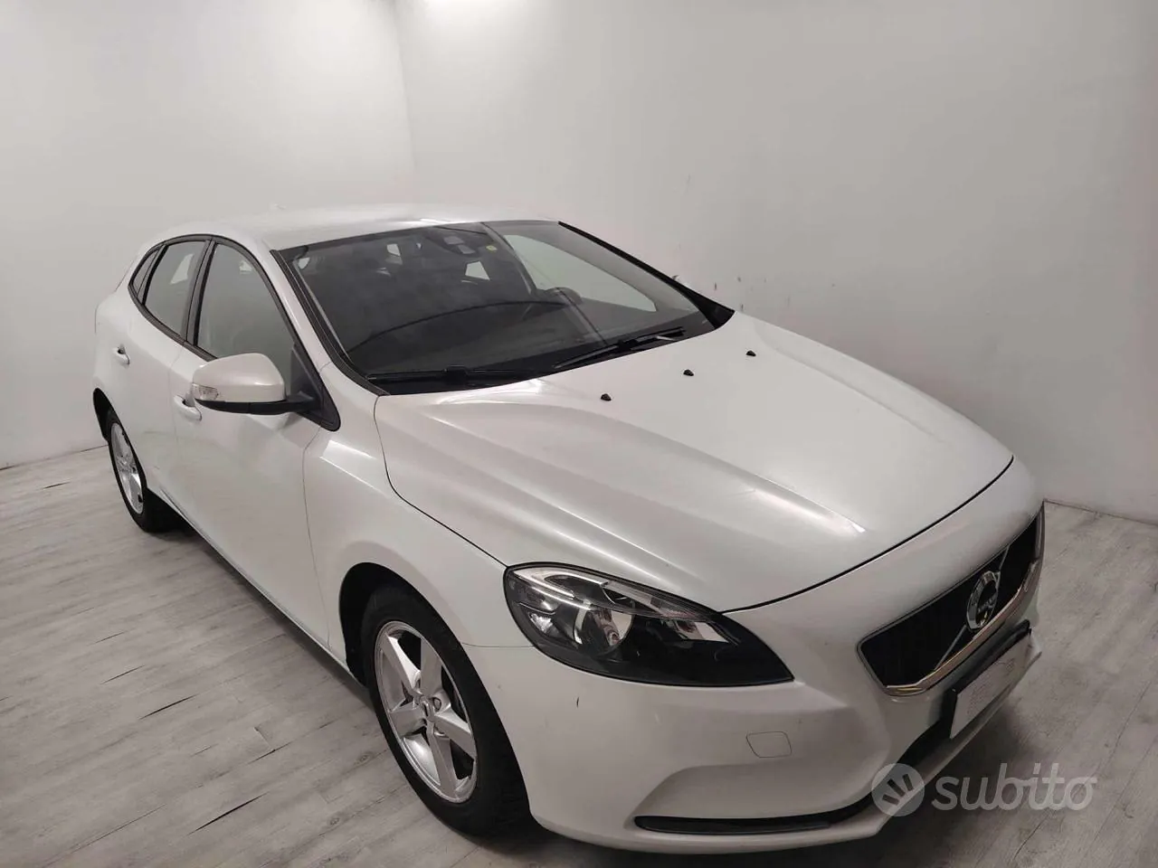 Volvo V40 2016 photo 2