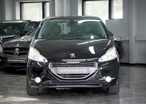 Peugeot 208 2012 photo 2