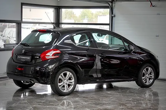 Peugeot 208 2012 photo 5