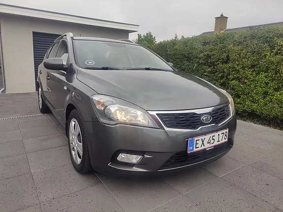 Kia Ceed 2012 photo 2