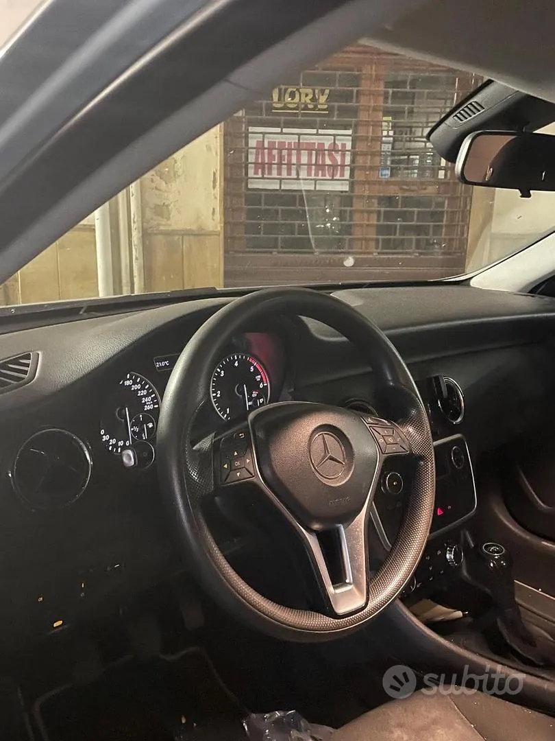 Mercedes-Benz A 2014 photo 3