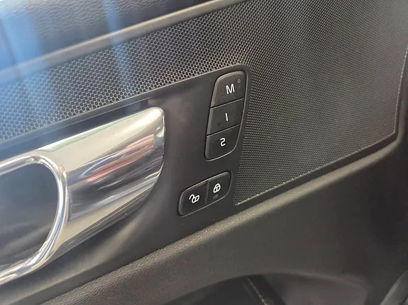 Volvo Xc60 2018 photo 2
