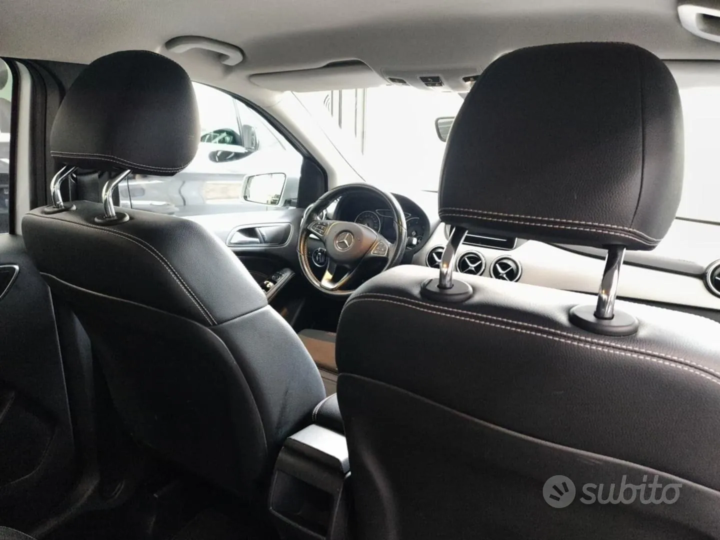 Mercedes-Benz B 180 2016 photo 4