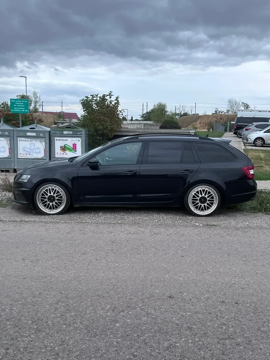 Skoda Octavia 2018 photo 2