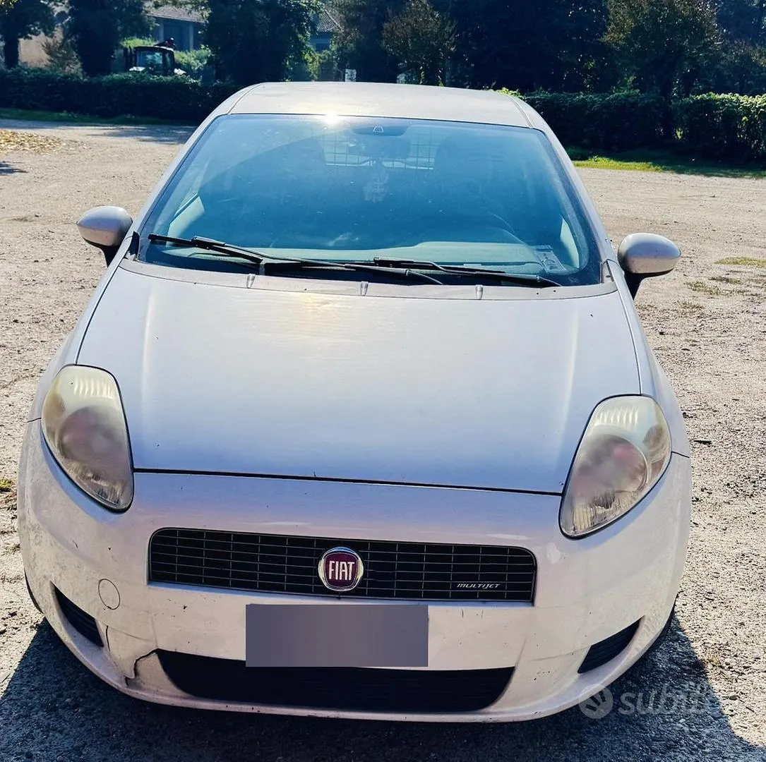 Fiat Grande Punto 2007 photo 2