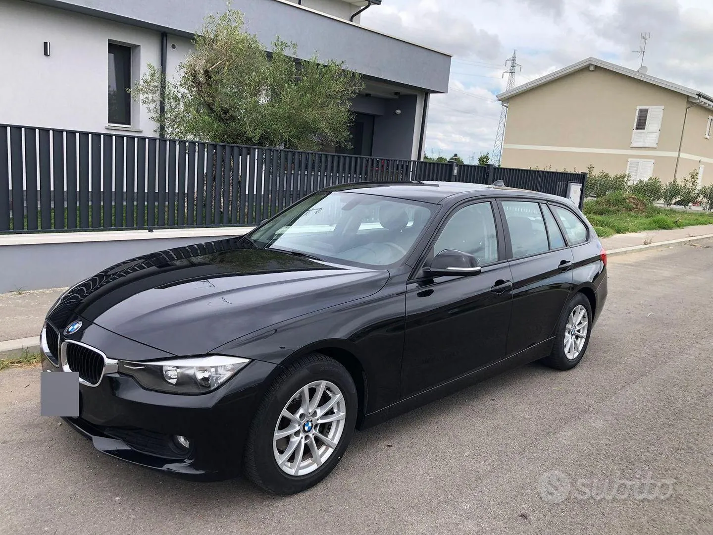 BMW 318 2014 photo 2
