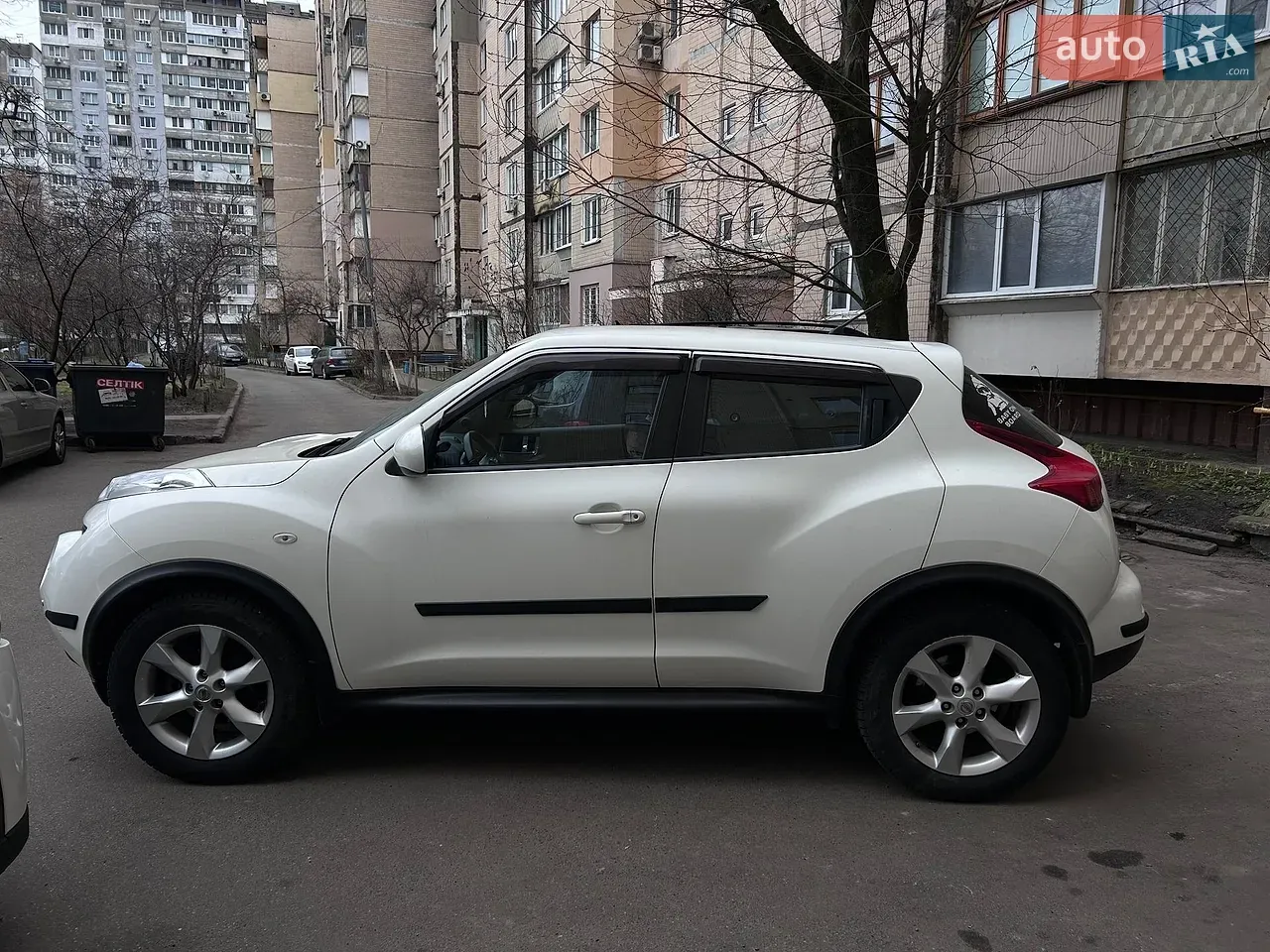 Nissan Juke 2012 photo 3