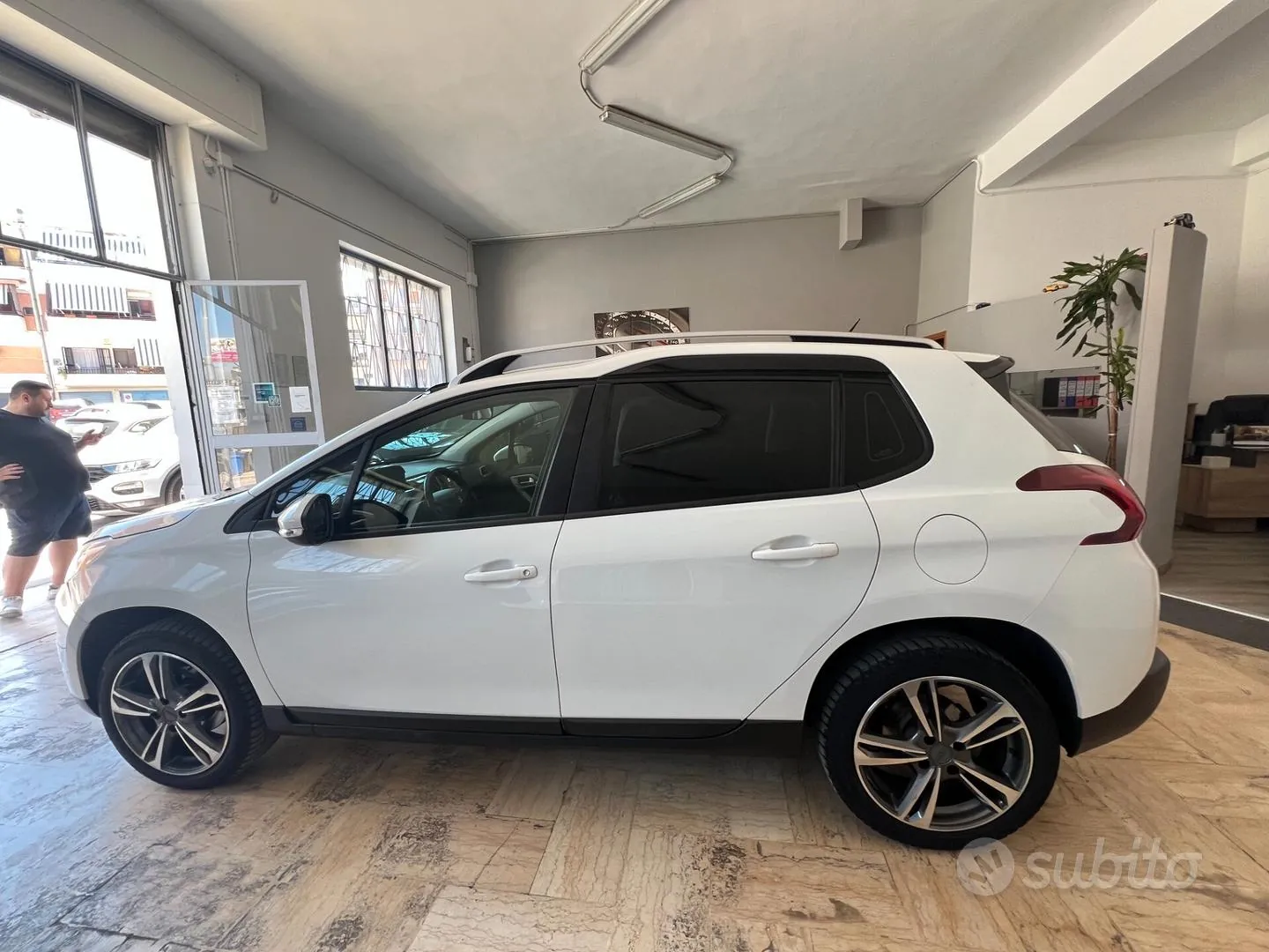 Peugeot 2008 2017 photo 2
