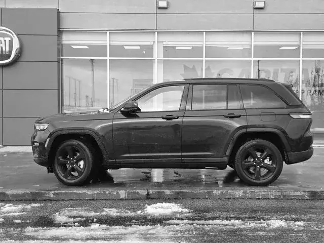 Jeep Grand Cherokee 2024 photo 2