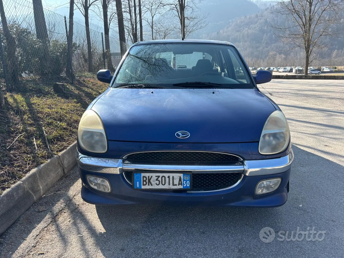 Daihatsu Sirion 2001 photo 2