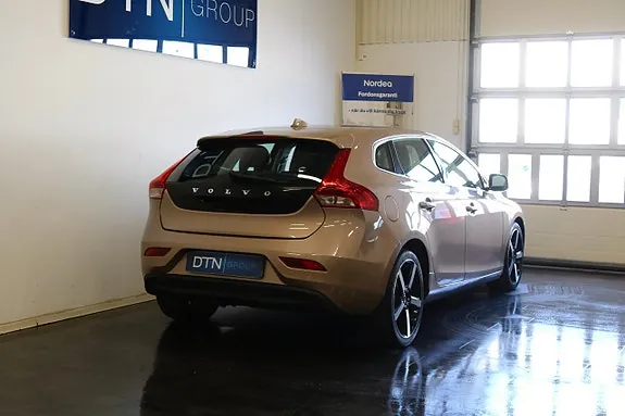Volvo V40 2013 photo 3