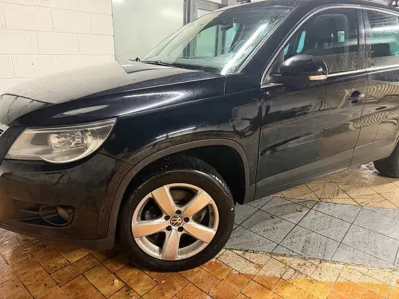 Volkswagen Tiguan 2011 photo 2