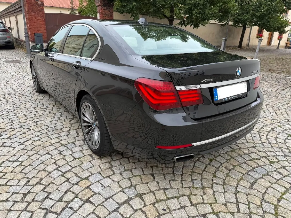 BMW 7 Series 2013 photo 3