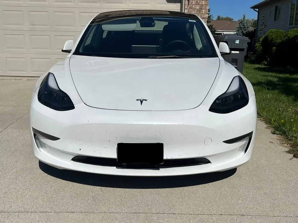 Tesla Model 3 2023 photo 3