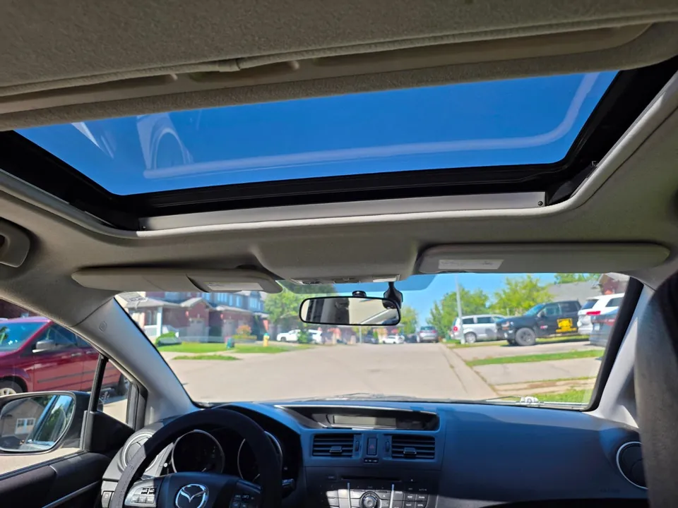 Mazda 5 2012 photo 3