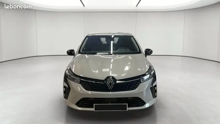 Renault Clio 2025 photo 2