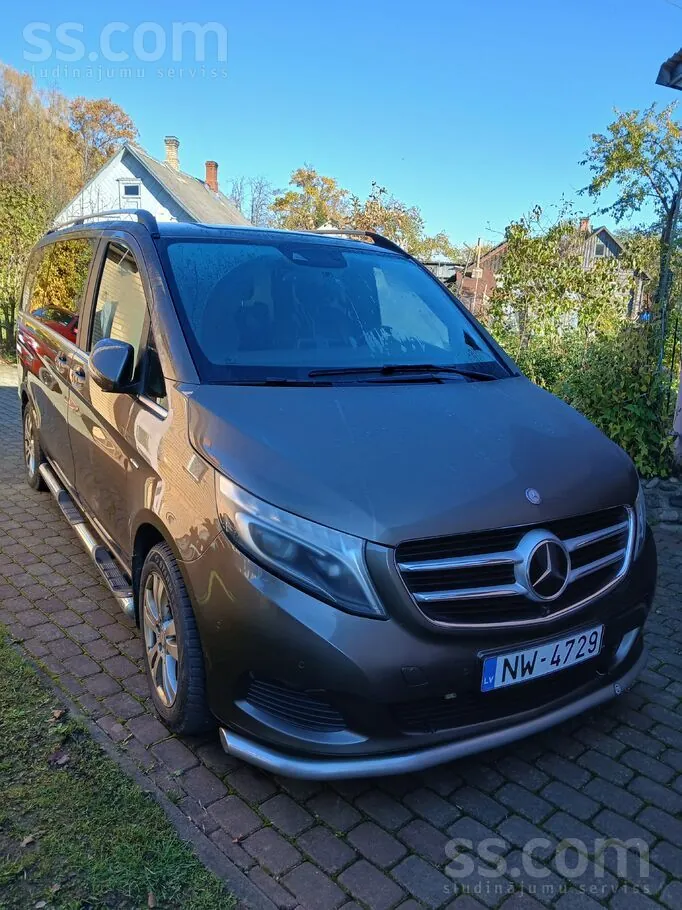 Mercedes-Benz V250