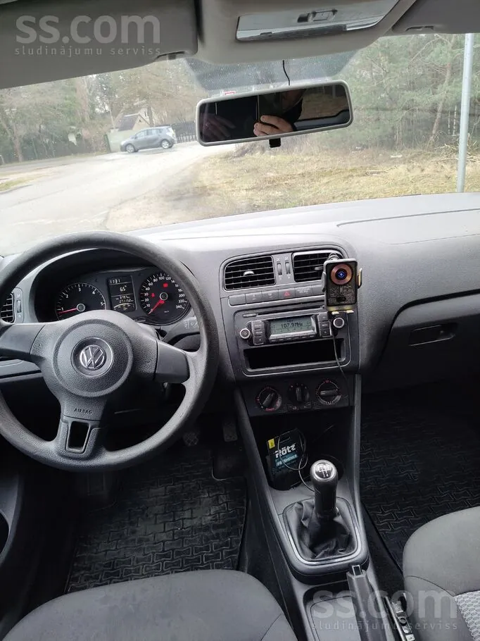 Volkswagen Polo 2009 photo 4