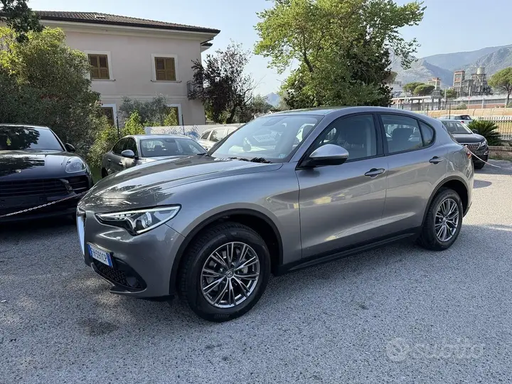 Alfa Romeo Stelvio 2017 photo 2