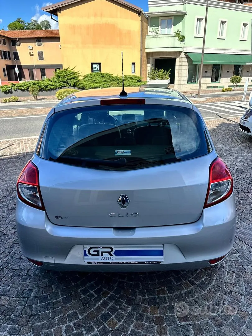 Renault Clio 2011 photo 5