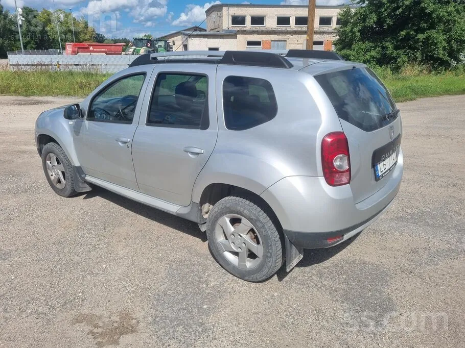 Dacia Duster 2012 photo 2