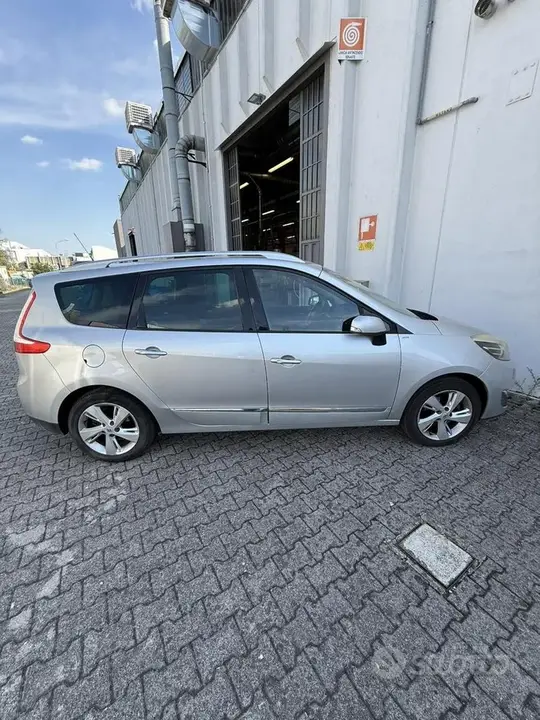 Renault Grand Scenic 2013 photo 2