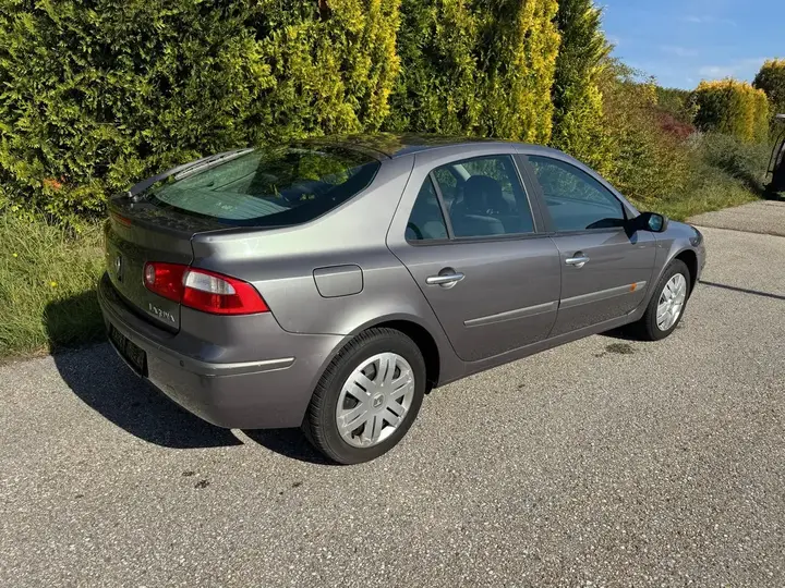 Renault Laguna 2004 photo 3