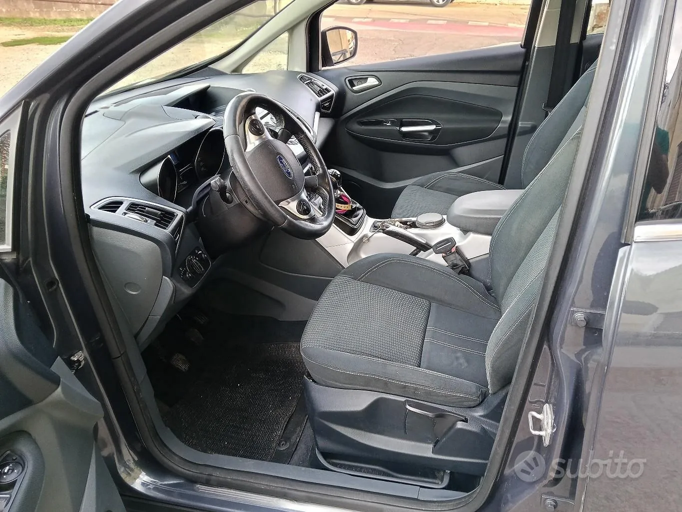 Ford C-Max 2012 photo 4