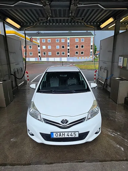 Toyota Yaris 2013 photo 3