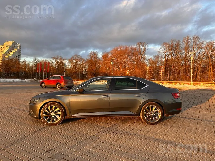 Skoda Superb 2018 photo 3
