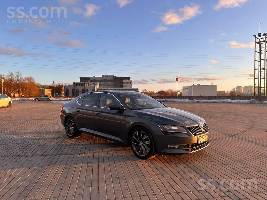 Skoda Superb 2018 photo 5
