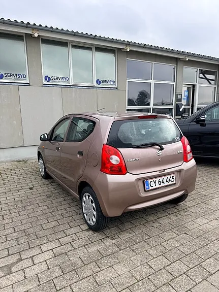 Suzuki Alto 2010 photo 2