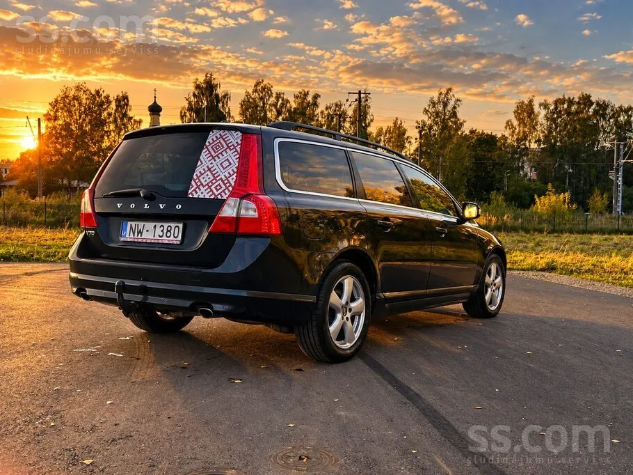 Volvo V70 2010 photo 3