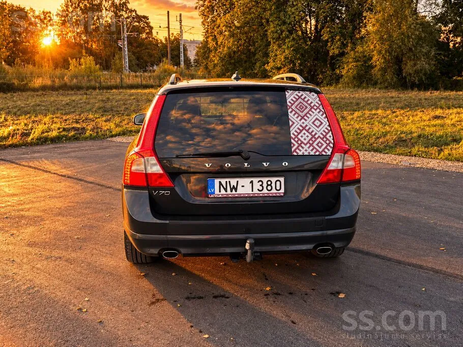 Volvo V70 2010 photo 5