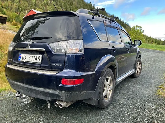 Mitsubishi Outlander 2011 photo 3