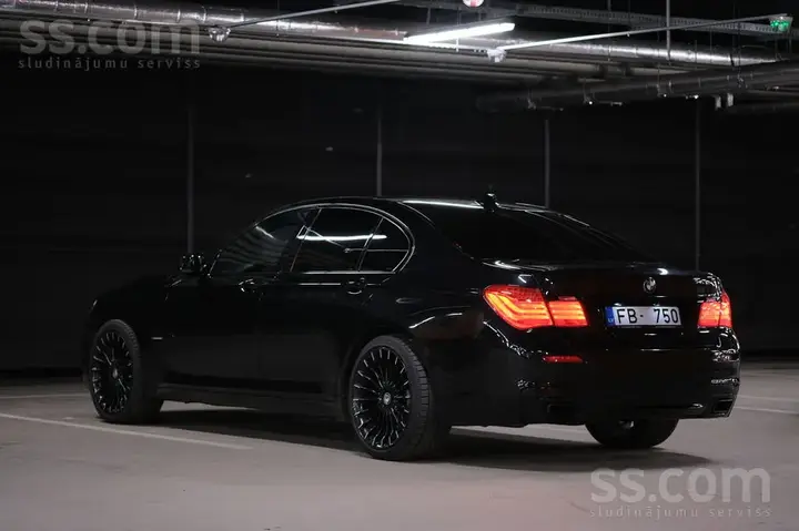 BMW 740D 2010 photo 4