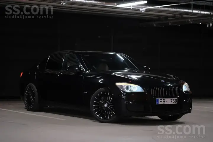 BMW 740D 2010 photo 2