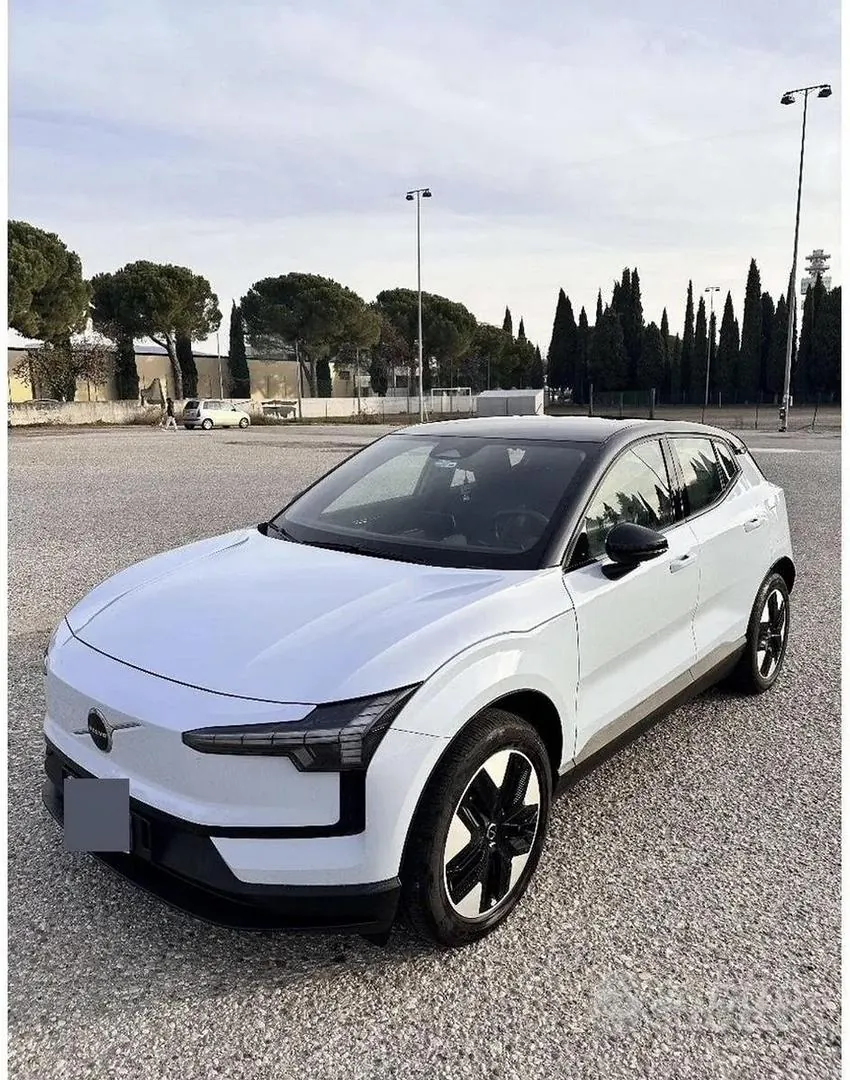 Volvo Ex30 2024 photo 3