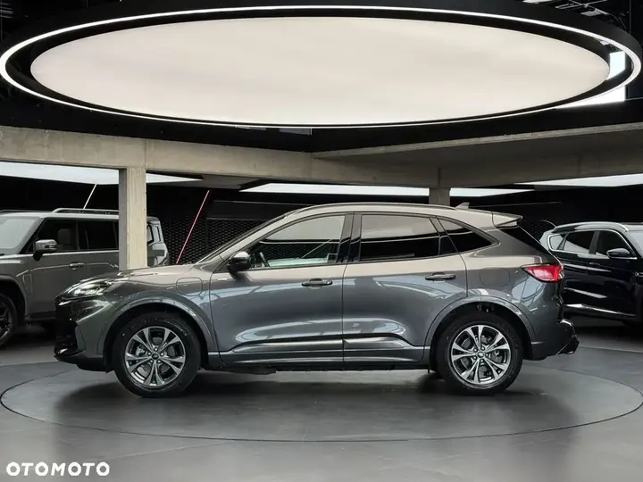 Ford Kuga 2022 photo 2